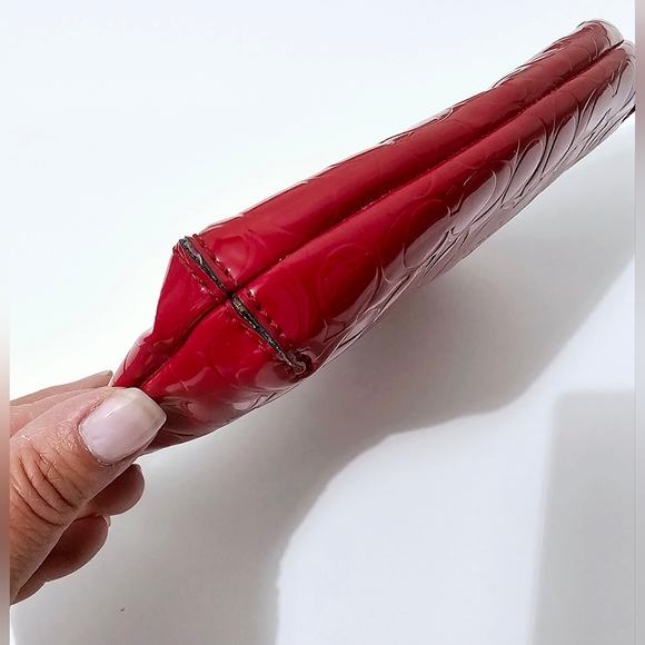 COACH PATENT LEATHER SIGNATURE WRISTLET - Picture 7 of 15